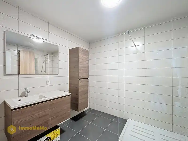 APPARTEMENT MET TERRAS EN GARAGE TE HUUR foto 16