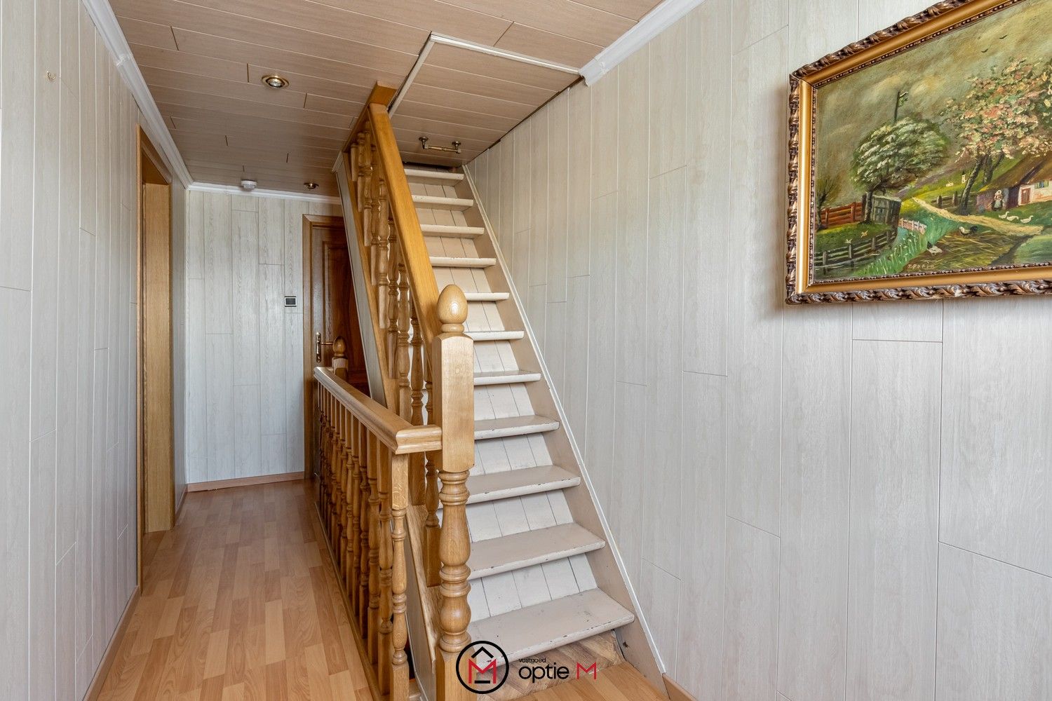 Ruime woning met garage en zonnepanelen foto 16