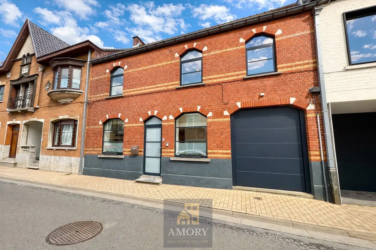 Ruime, gerenoveerde gezinswoning in Gavere foto {{pictureIndex}}