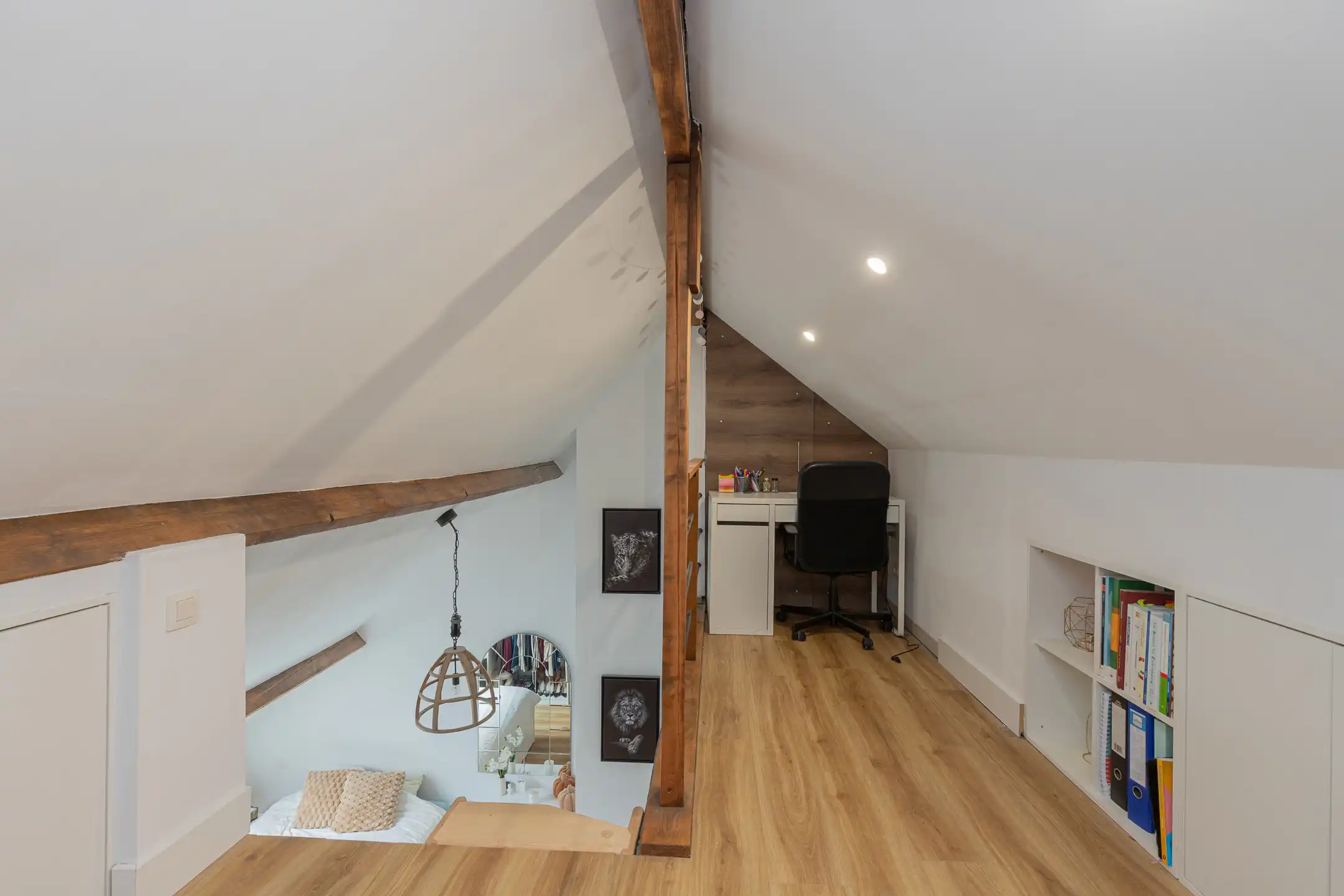 RONSE - Charmante gezinswoning met 4 slaapkamers en tuin foto 12