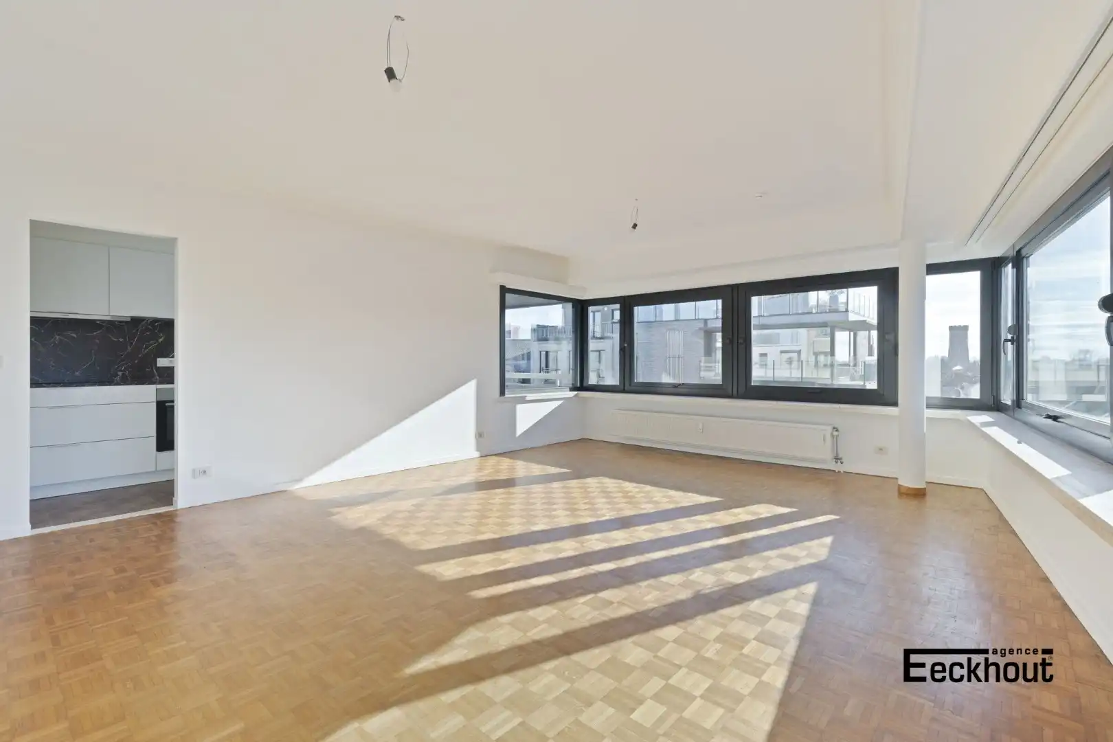 Instapklaar en ruim (128 m²) appartement met 3 slaapkamers en zonnig terrasje! foto 6