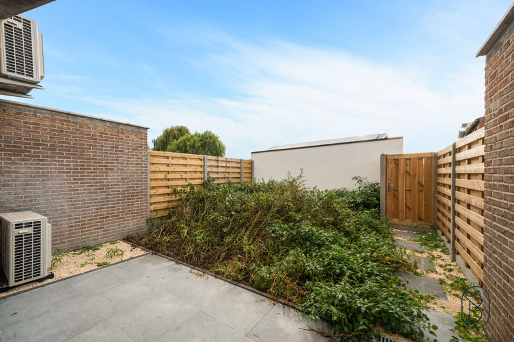 Gerenoveerd en instapklaar gelijkvloers appartement met tuin foto 16