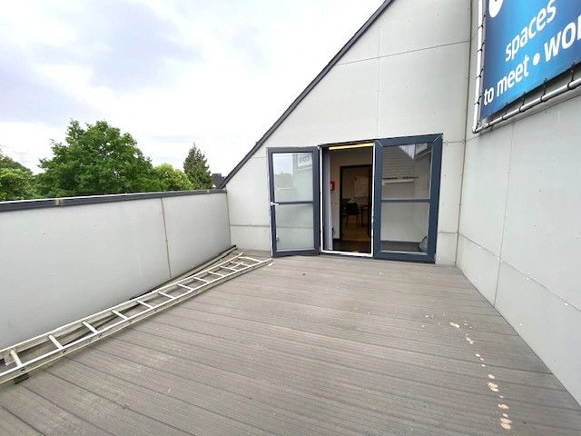 Instapklare kantoorruimte met gemeenschappelijke parking, nabij E313 foto 9