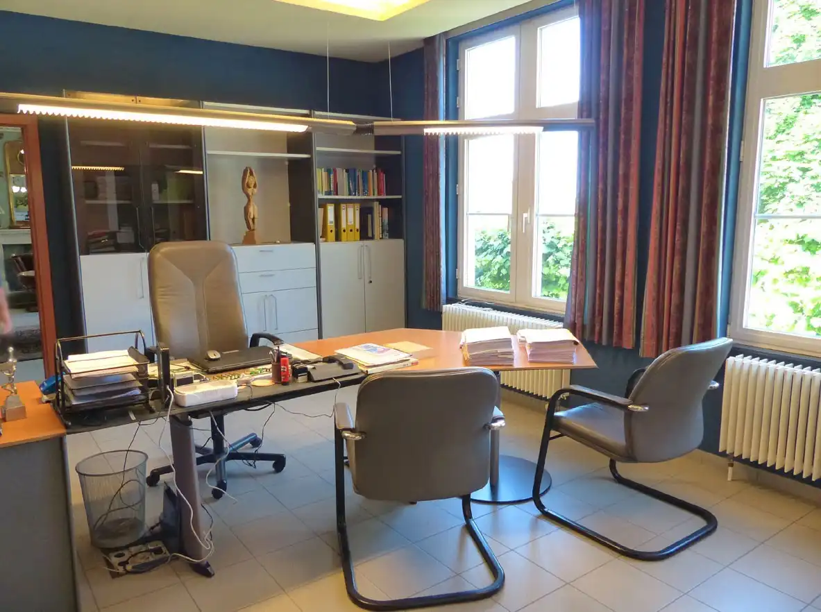 gezellige villa van 870 m2 met praktijkruimte, kangoeroewoning, ...  op 1,27 hectare foto 18