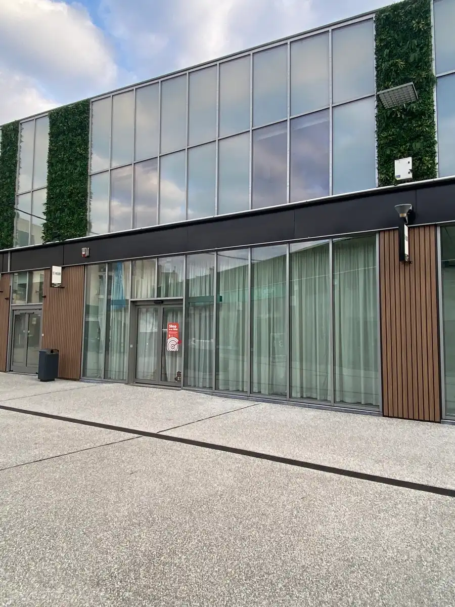 Commerciële ruimte te huur Warande 46 - 9120 Beveren-Kruibeke-Zwijndrecht