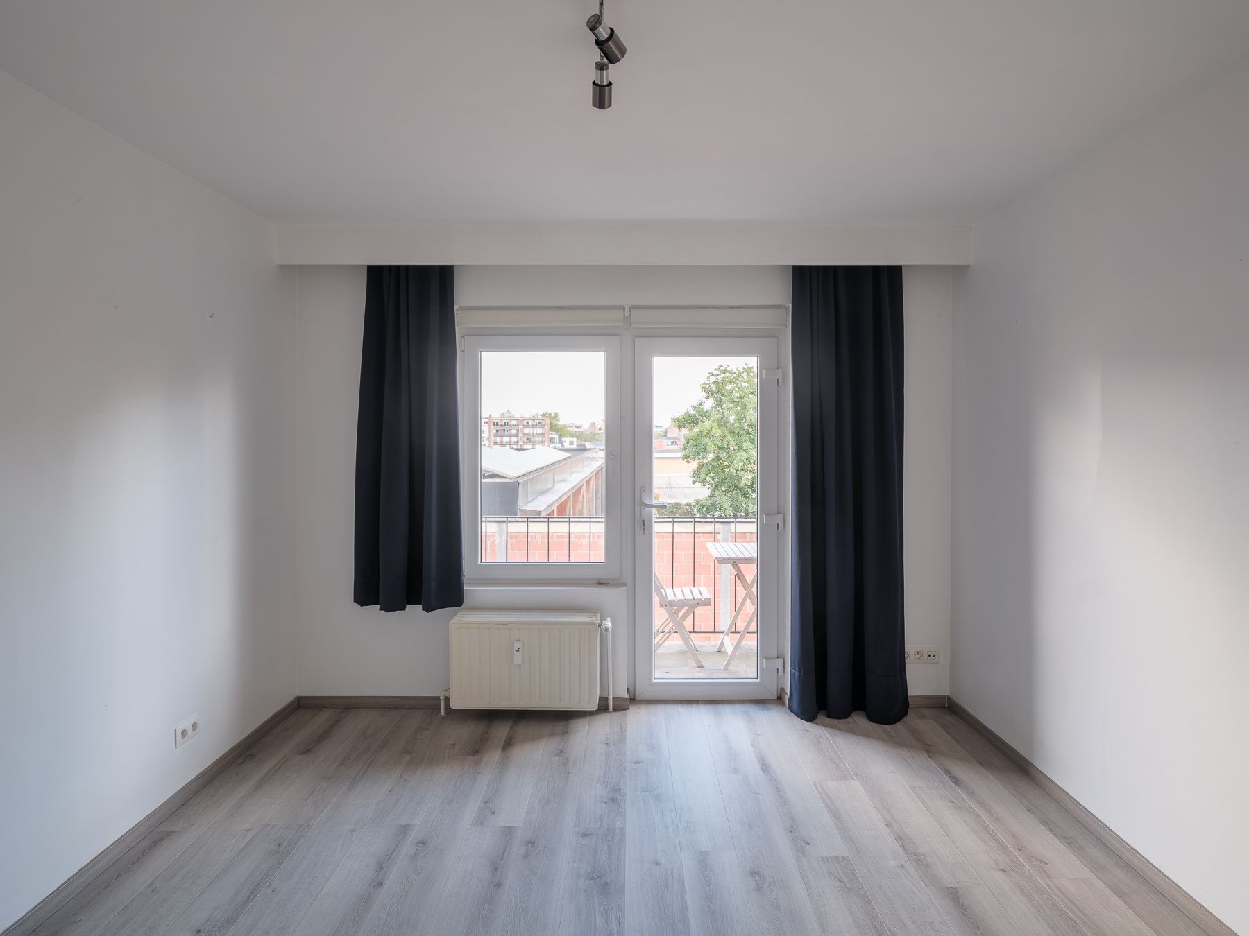 Instapklaar tweeslaapkamer appartement met garagebox foto 10