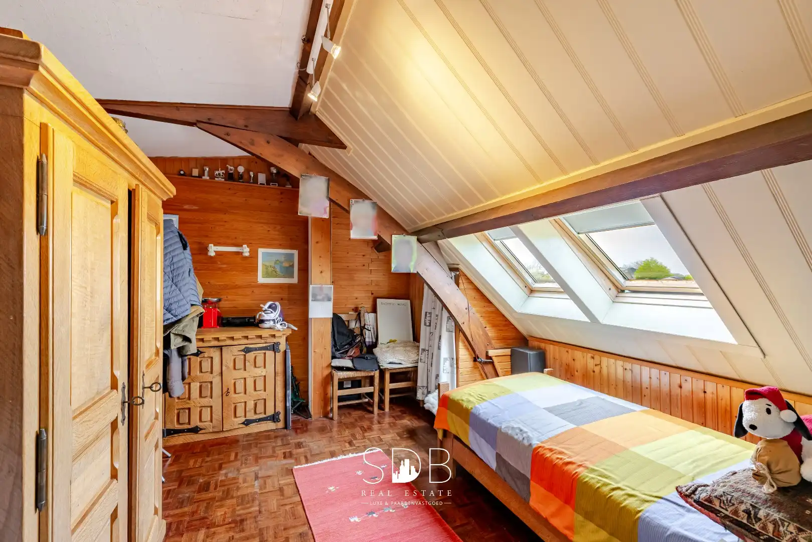 Landelijke woning met authentiek gastenhuis, stalgebouw, graslanden en buitenpiste op 20.285m² foto 14