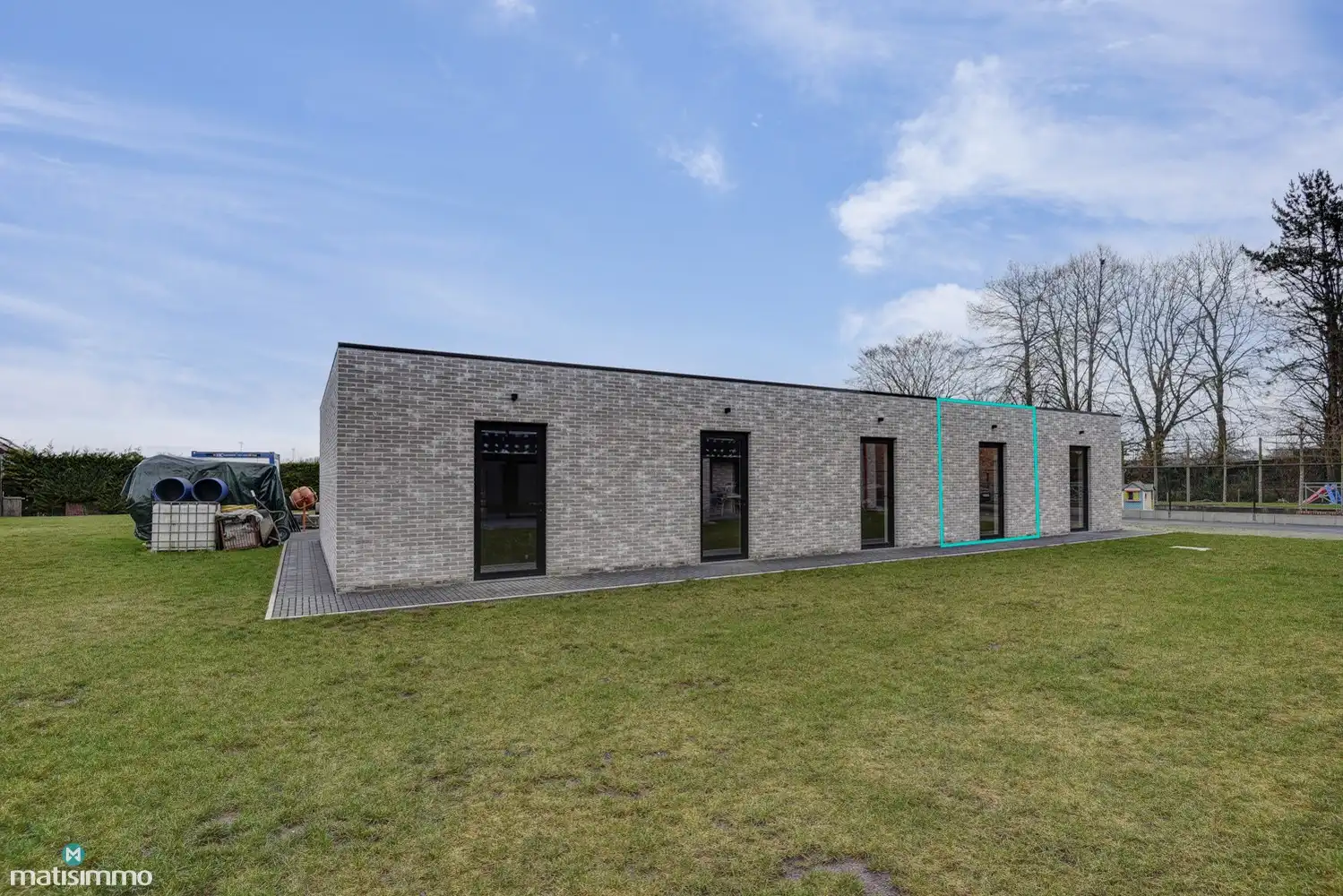 RUIM NIEUWBOUW APPARTEMENT MET 2 SLAAPKAMERS, OVERDEKT TERRAS, GARAGE, AUTOSTAANPLAATS EN KELDERBERGING TE BEVERST foto 24