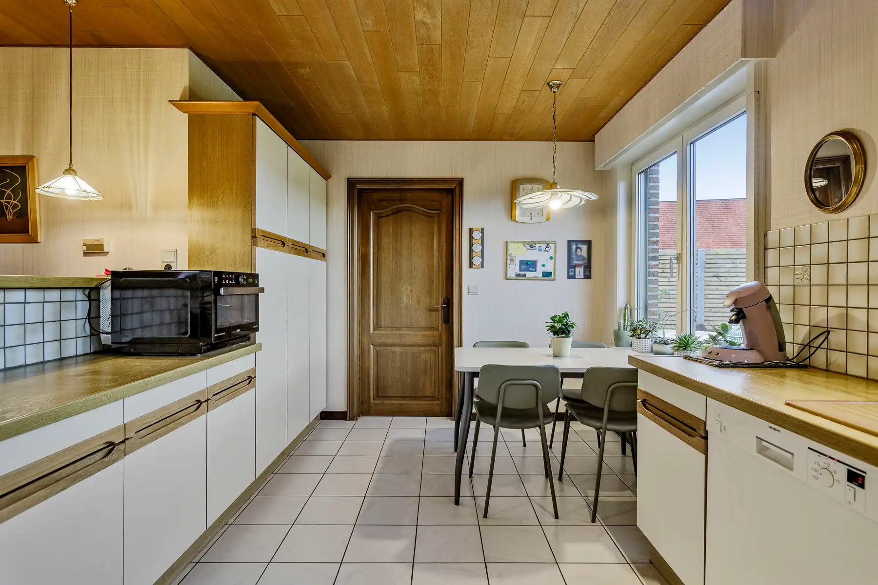 Gelijkvloerse gezinswoning met 4 slaapkamers en grote tuin foto 10