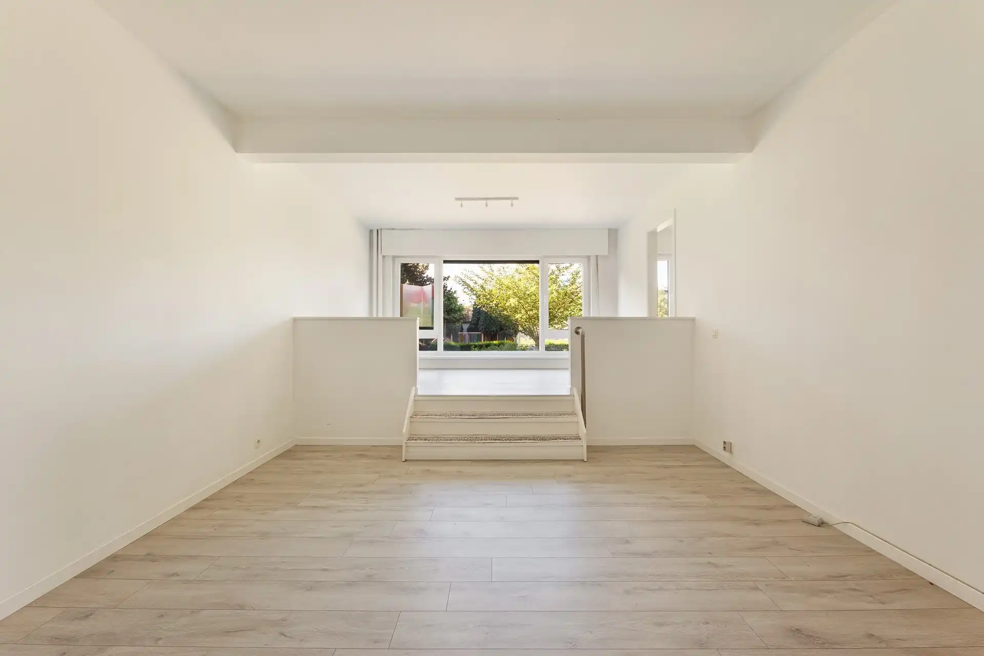 Instapklaar 2-slaapkamerappartement met terras en EPC-B foto {{pictureIndex}}