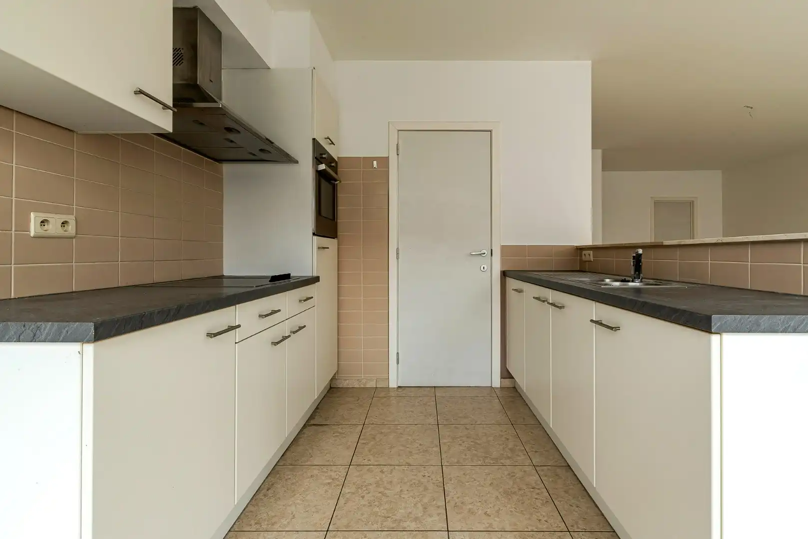 Licht appartement met ruim terras nabij Portugezenhof foto 4