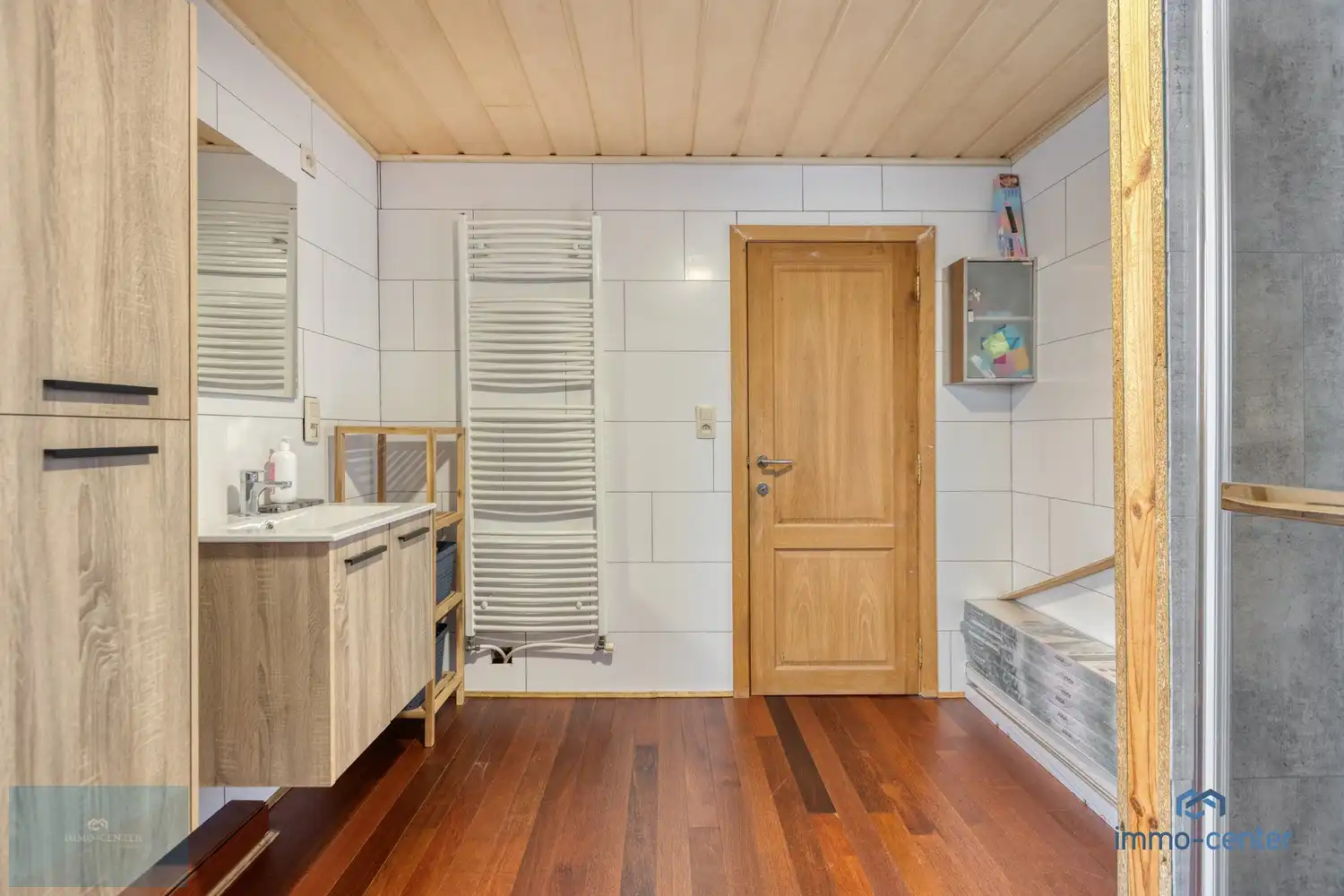 🏡 Instapklare ruime woning met 4 slaapkamers, 2 badkamers foto 14