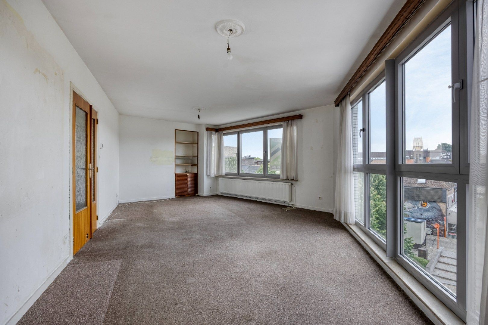 Ruim appartement met 3 slaapkamers en prachtig zicht over de stad foto 4