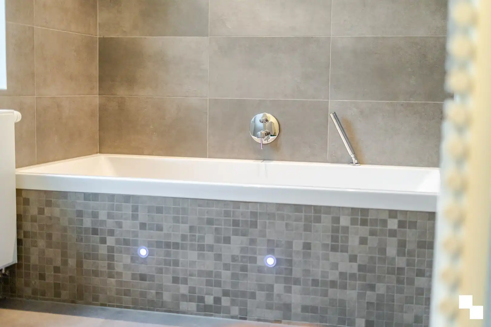 Veelzijdige eigendom met recente woning en heel wat opslagmogelijkheden te Lendelede foto 16