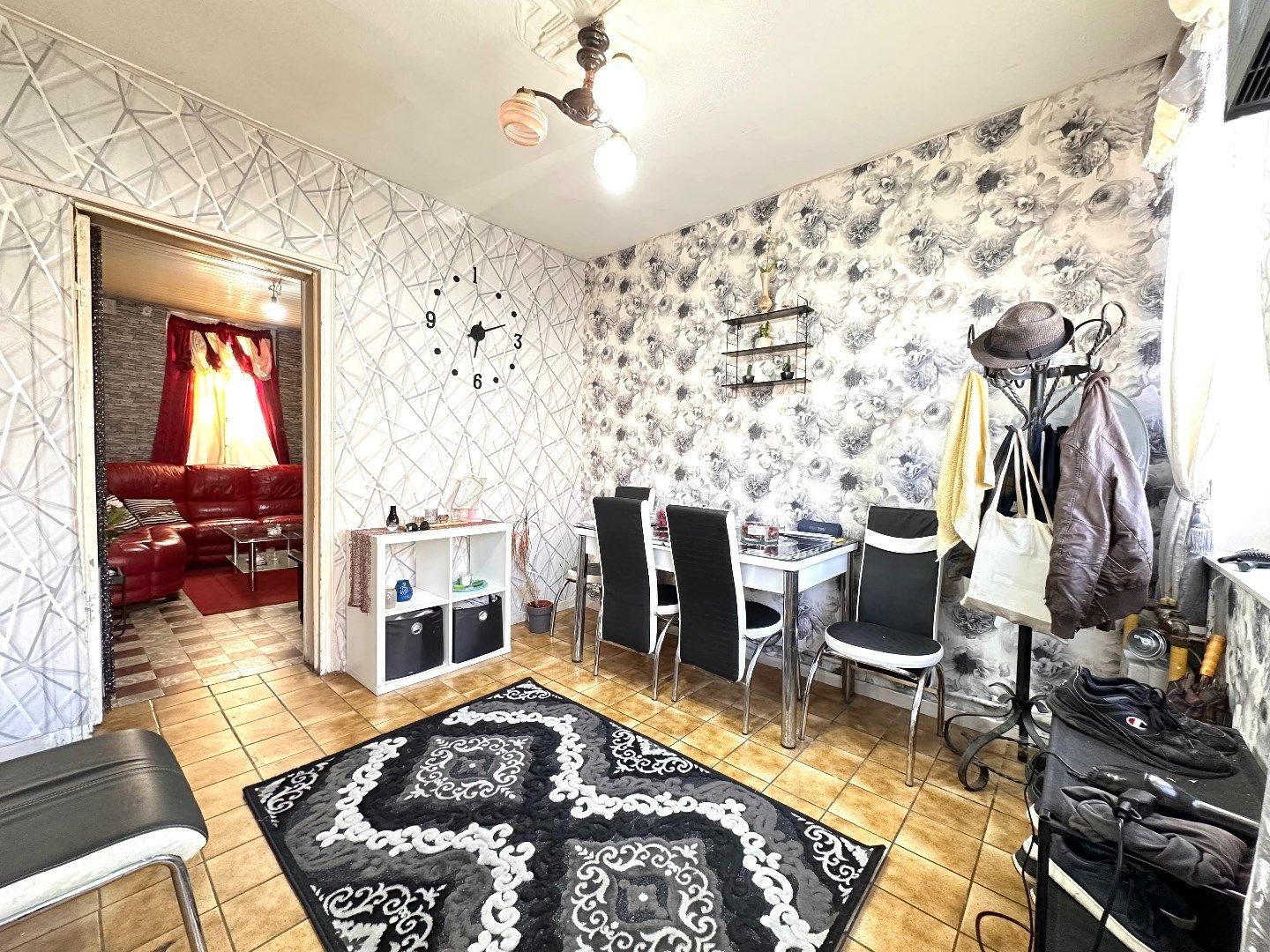 Te renoveren woning met tuin op toplocatie in Tongeren. foto 2