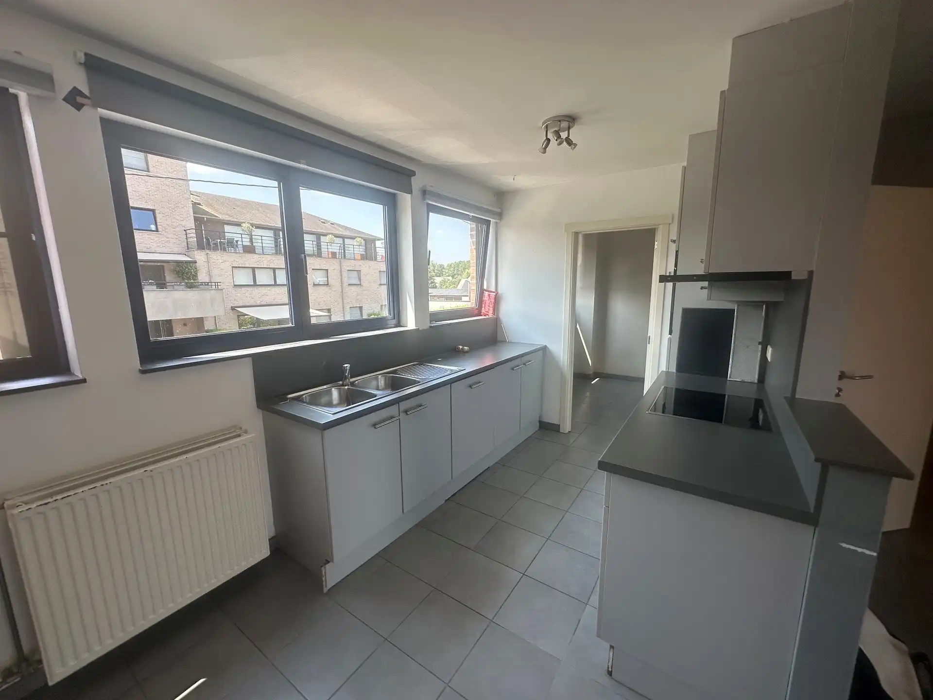 Rustig gelegen duplex appartement met carport foto 3