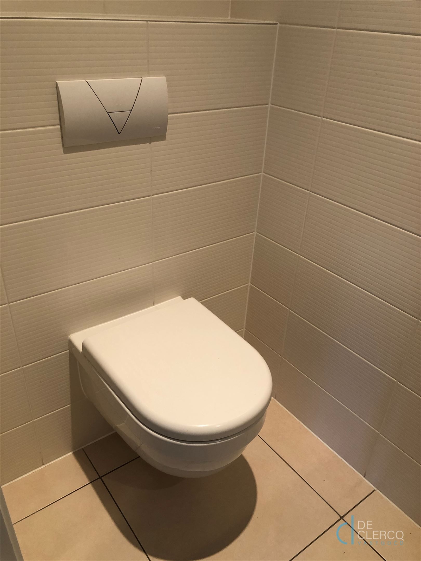 Zeer ruim appartement met garage TE HUUR in het centrum van Lochristi! foto 18