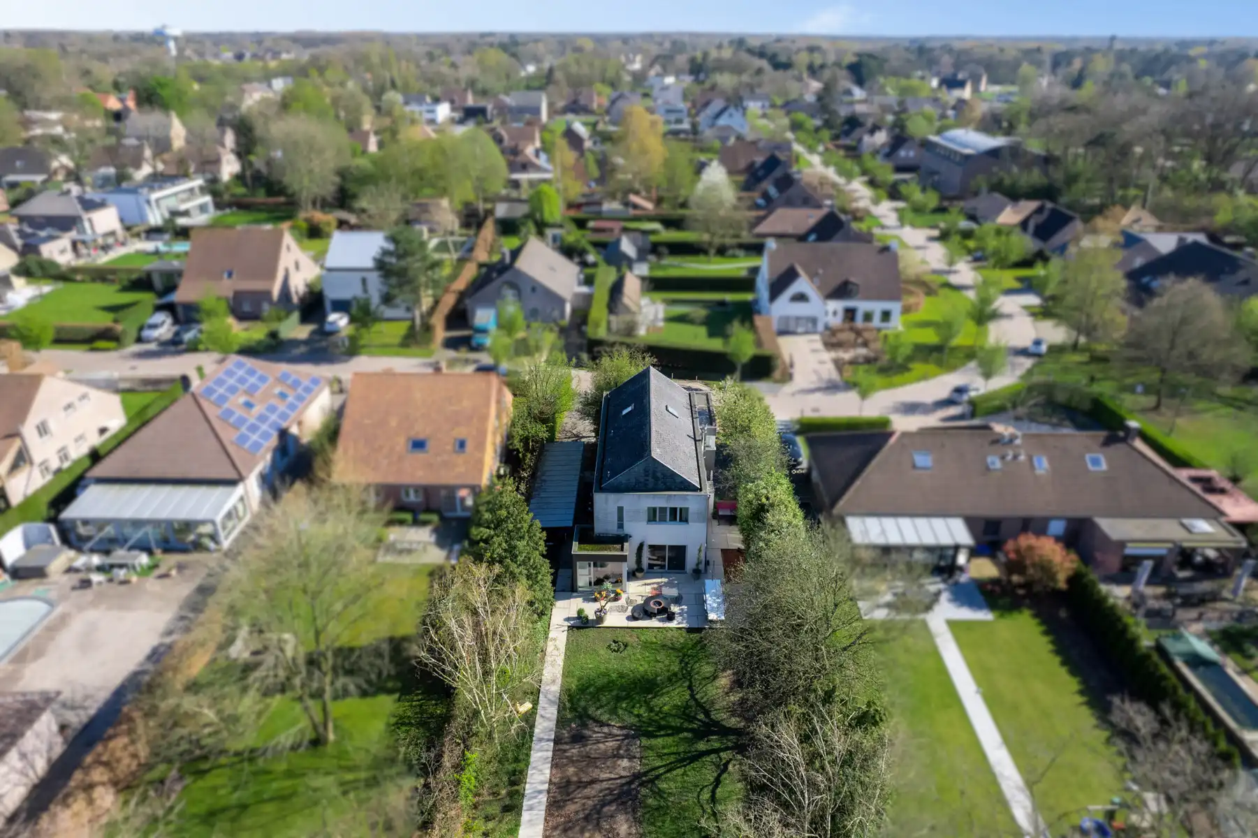 Exclusieve en lichtrijke villa met tuin op toplocatie foto 34