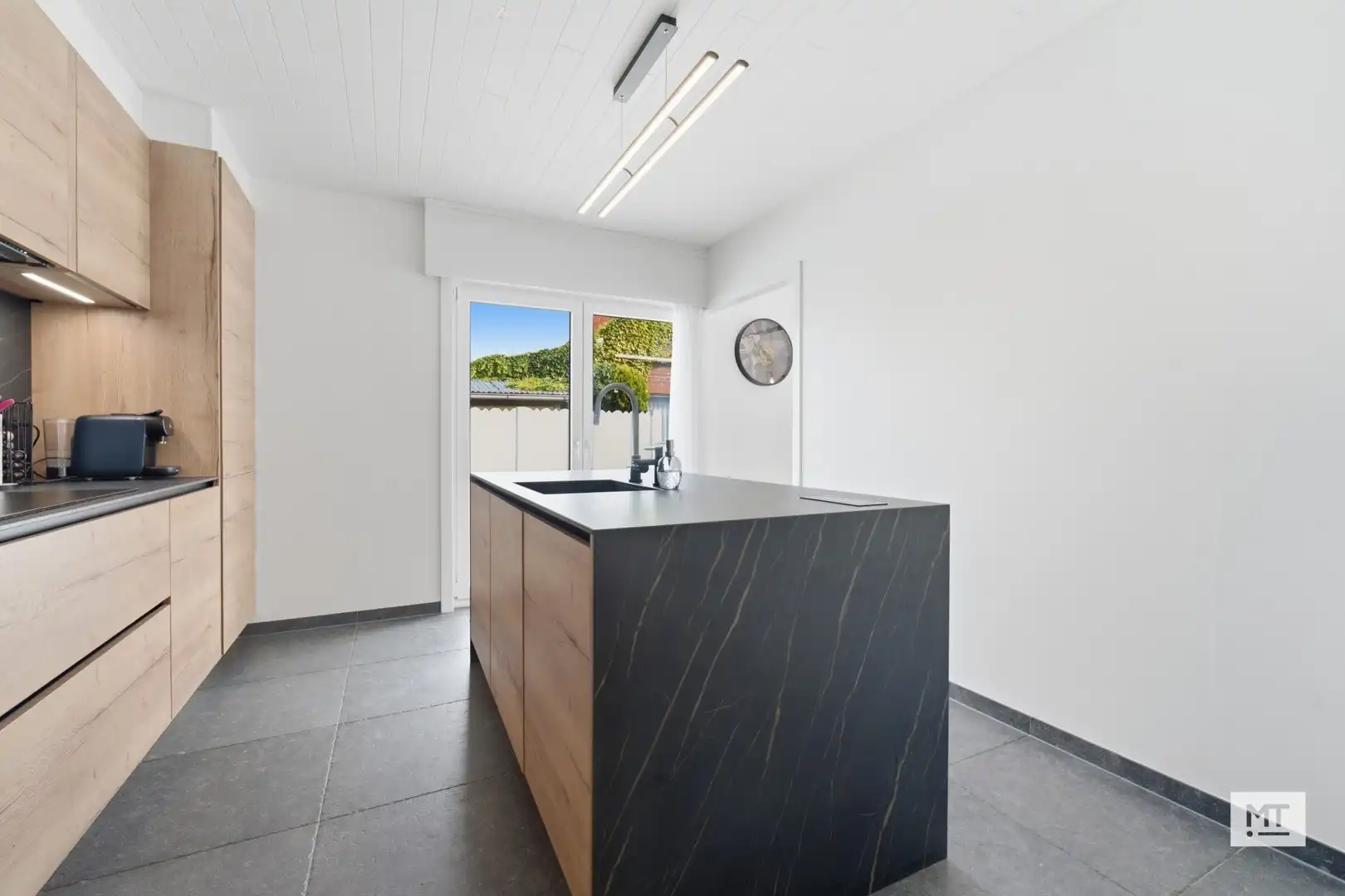 Gerenoveerde alleenstaande woning te koop op de Madonna foto 6