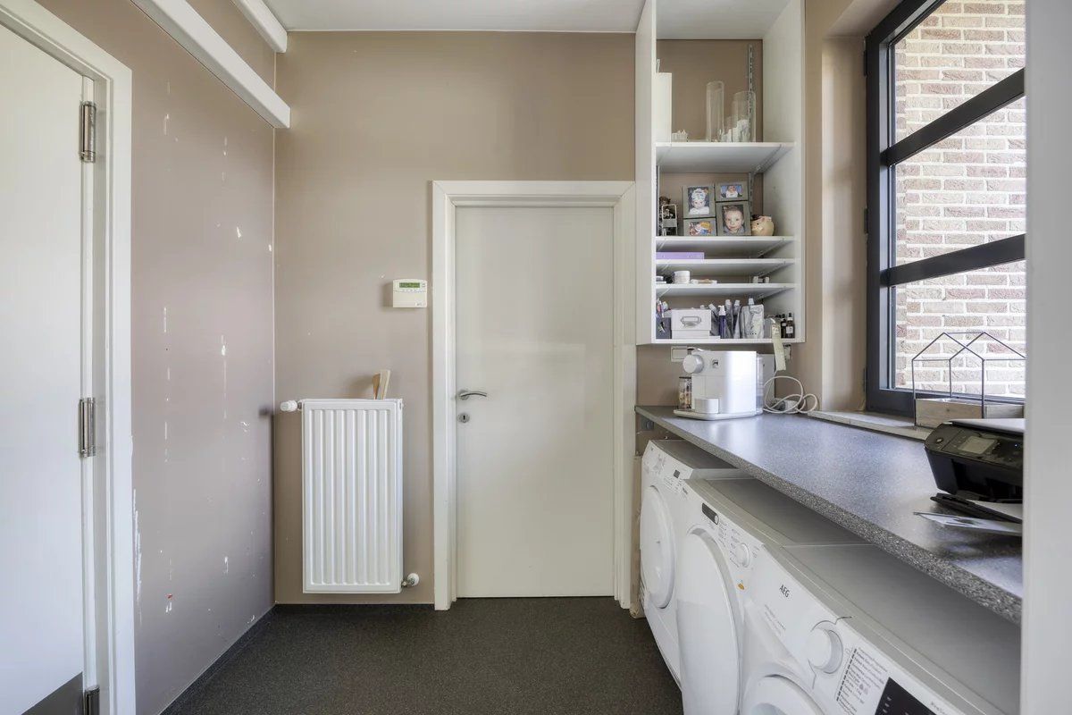 UNIEKE EN ZEER RUIME WONING VAN 311 M² MET 3 SLPK’S EN KANTOOR/KAPSALON IN HASSELT-KORTESSEM foto 17