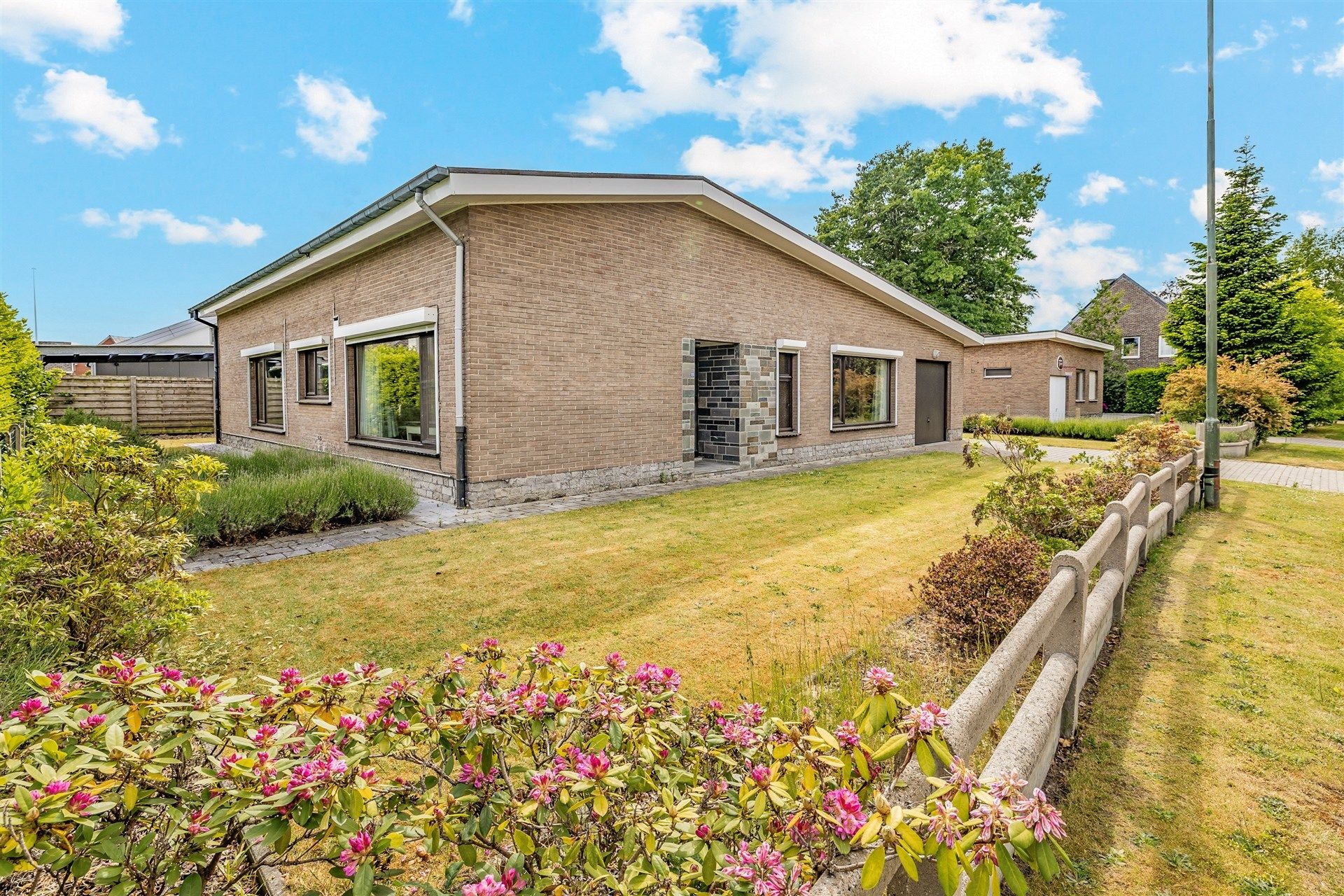 Te renoveren bungalow met 3slks op topligging foto 2