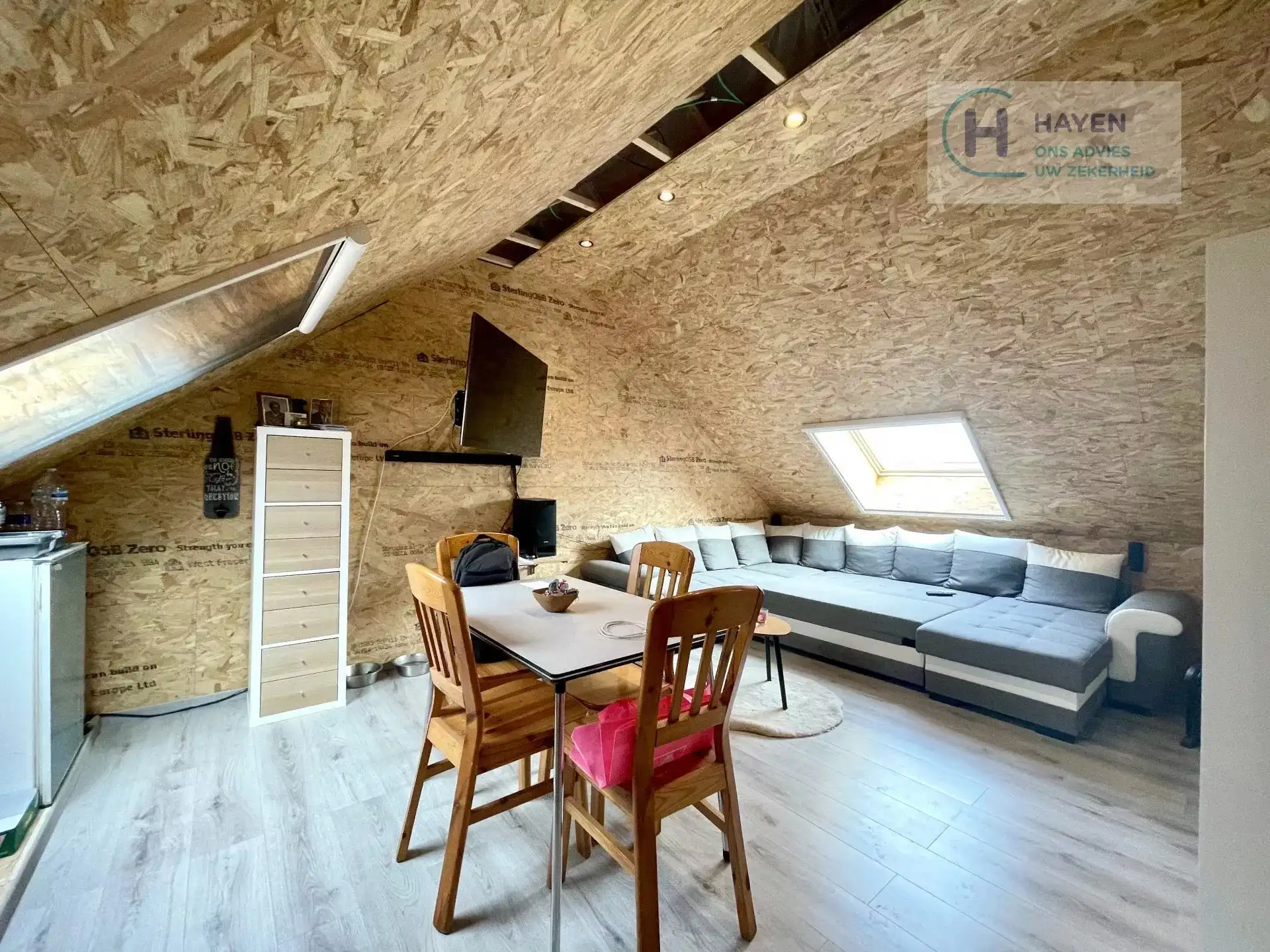 Zeer ruime woning in afwerkingsfase met veel potentieel op een groot perceel van 2.140m² foto 11