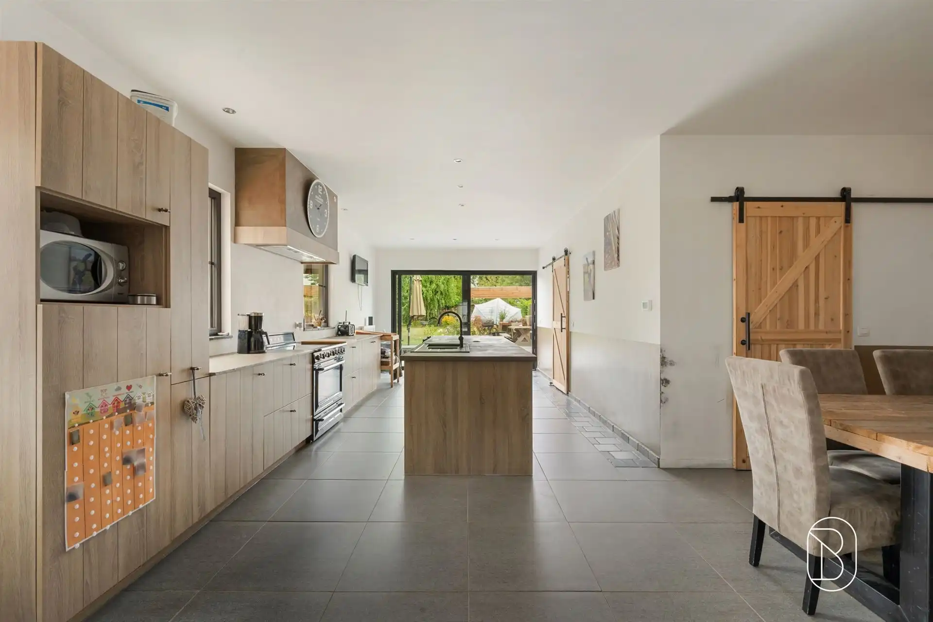 Mooi gerenoveerde woning te Beveren-Leie met 4 kamers foto 12