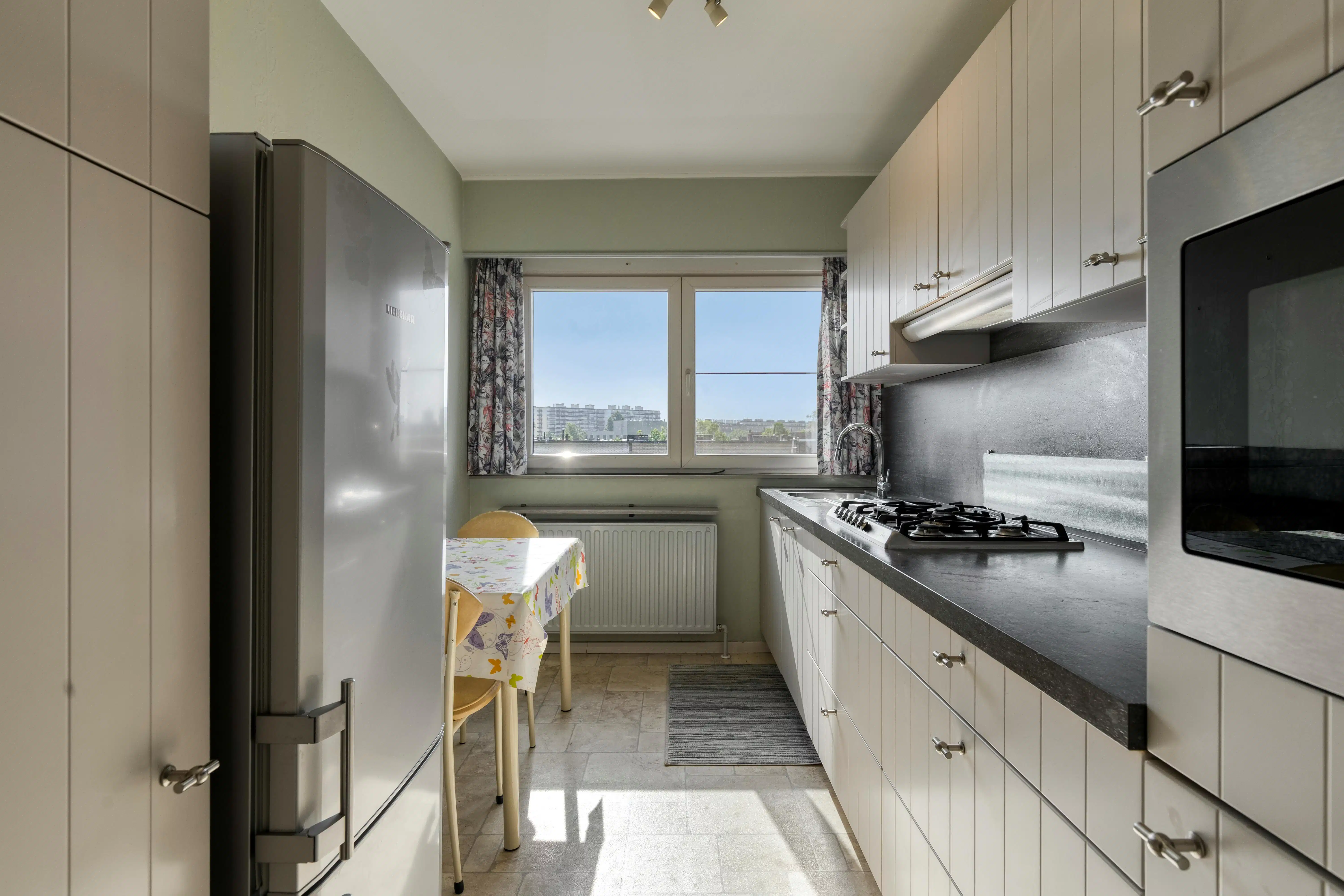 Ruim appartement met terras te koop in Merksem foto 5
