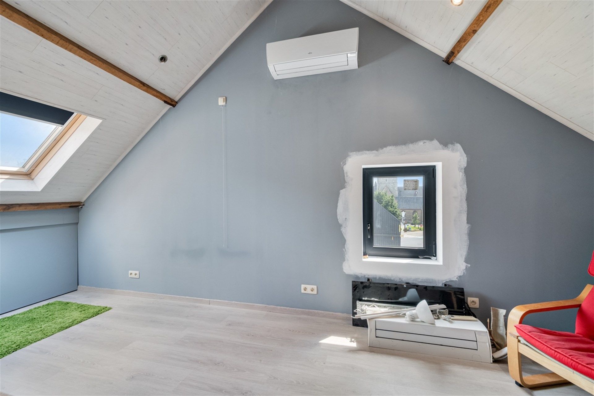 Gerenoveerde, ruime gezinswoning met 5 slaapkamers in hartje Denderhoutem foto 14