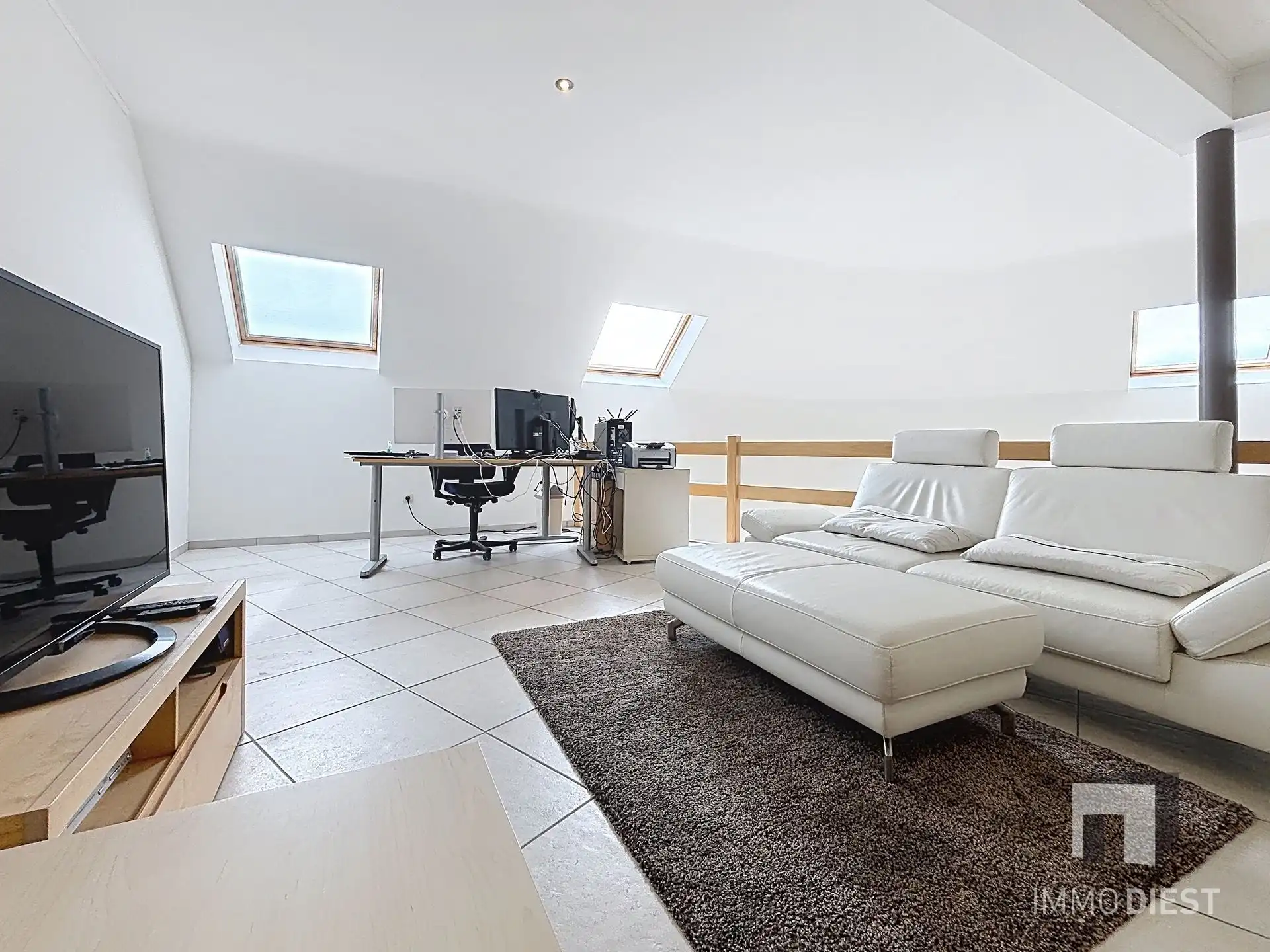 Ruimtelijk duplexappartement met karakter, badend in licht op gunstige ligging in het hart van Zichem. foto 20