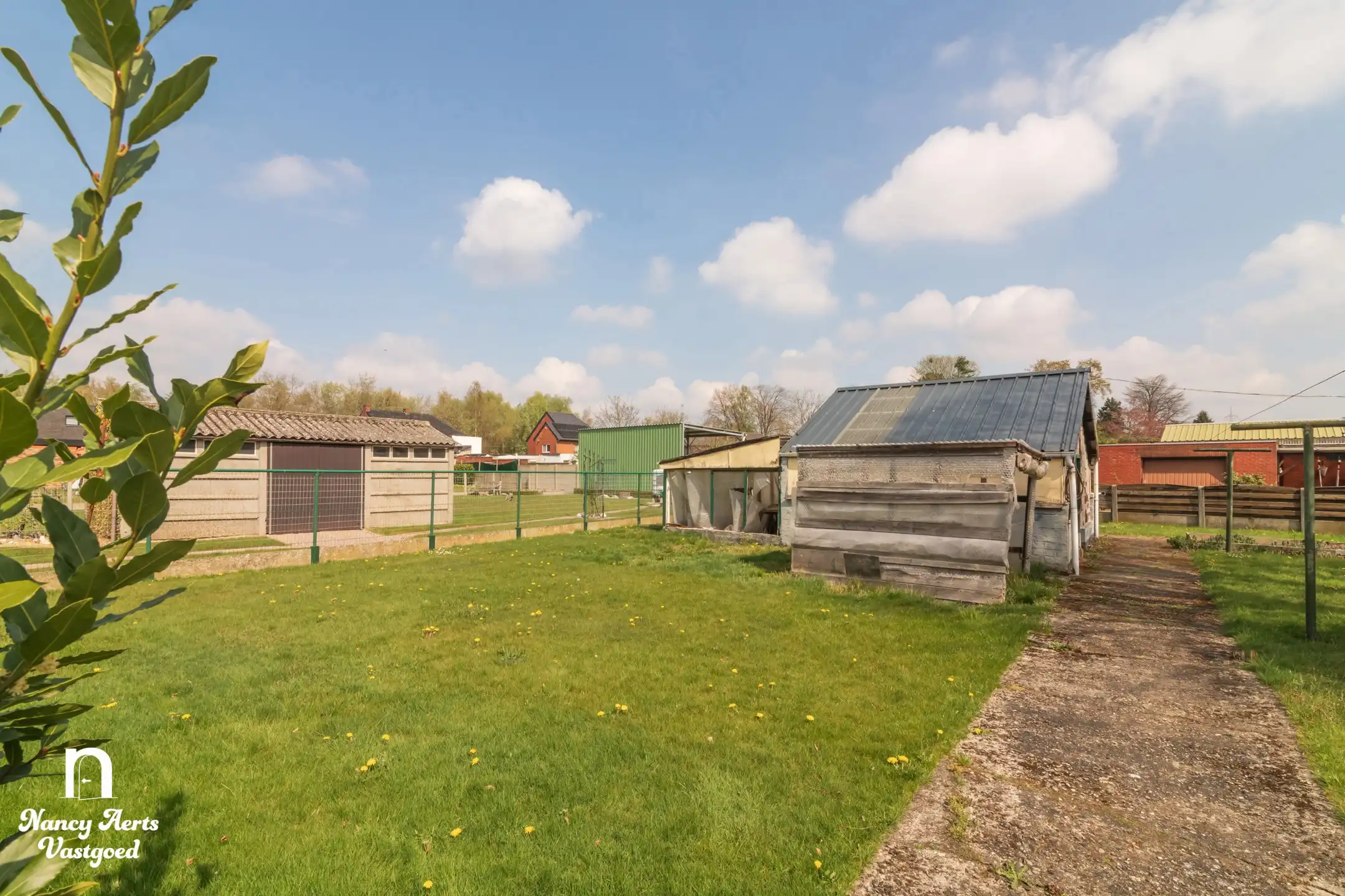 Charmante gezinswoning met mogelijkheden op royaal perceel foto 33