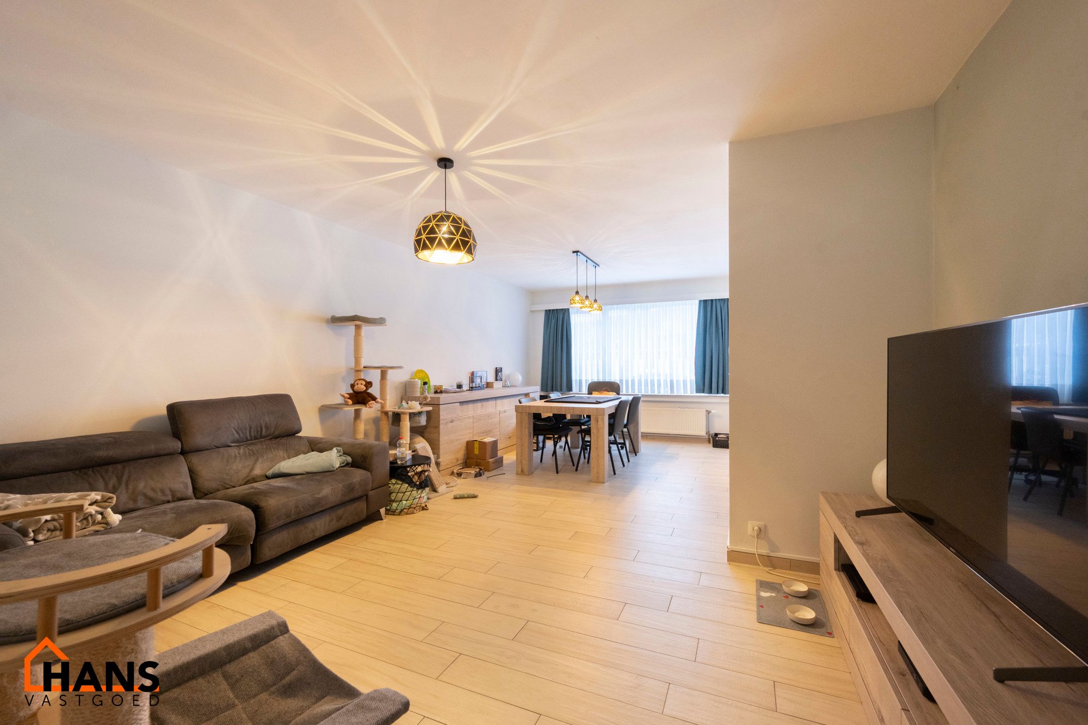 Gelijkvloersappartement met garagebox. foto 2