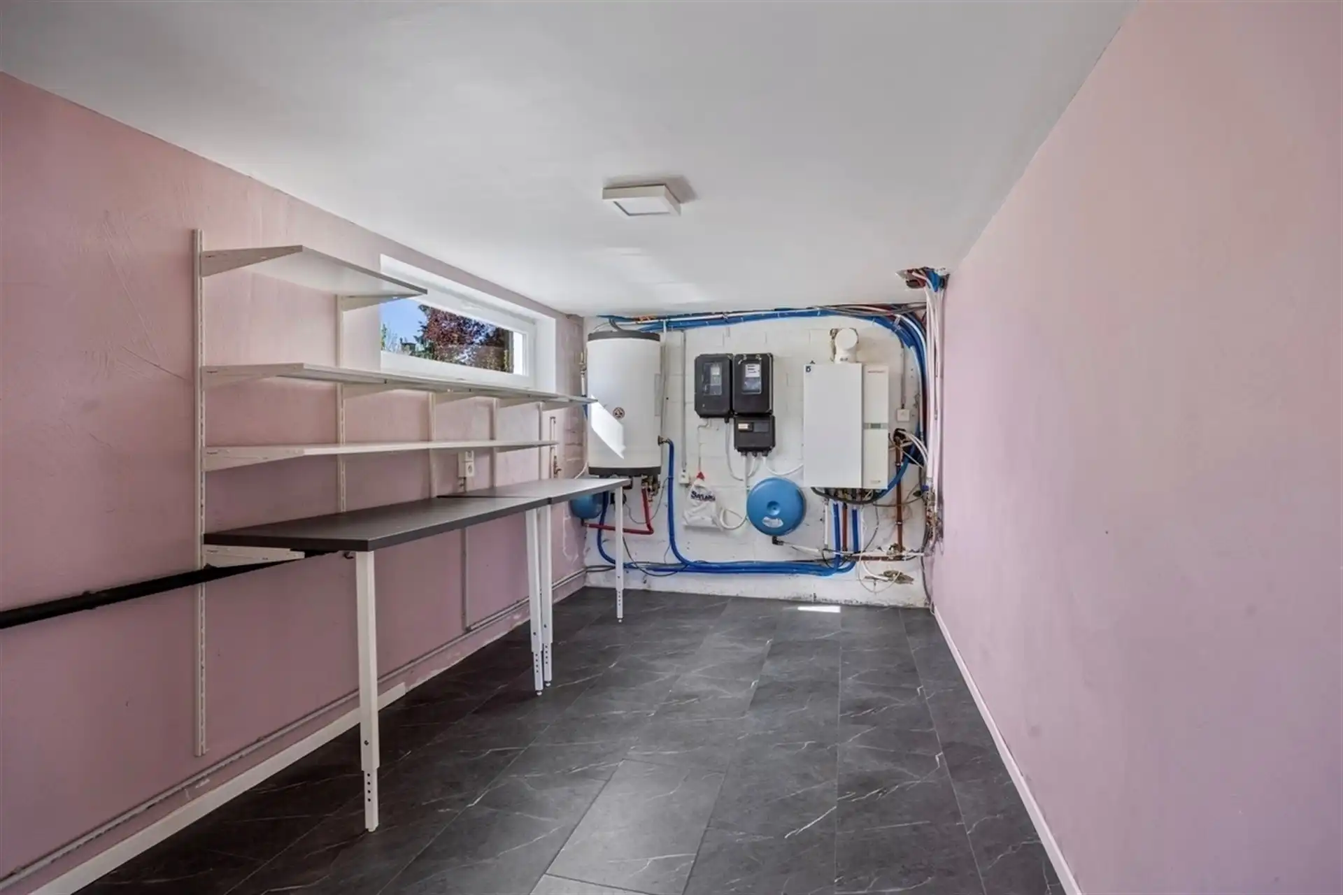 Ruime gerenoveerde villa met 4 slaapkmaers in residentiele wijk foto 22