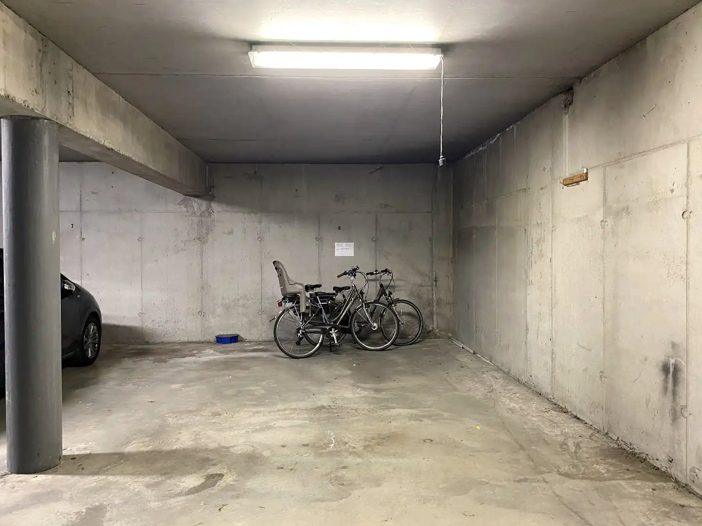 GEZELLIGE INSTAPKLARE RIJWONING MET 3 SLAAPKAMERS | TERRAS EN AUTOSTAANPLAATS foto 12