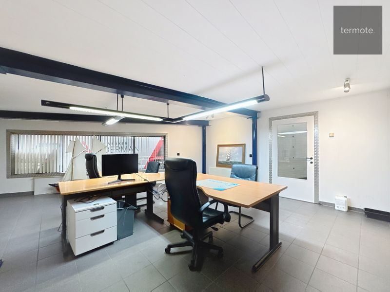 magazijn met woonst foto 12