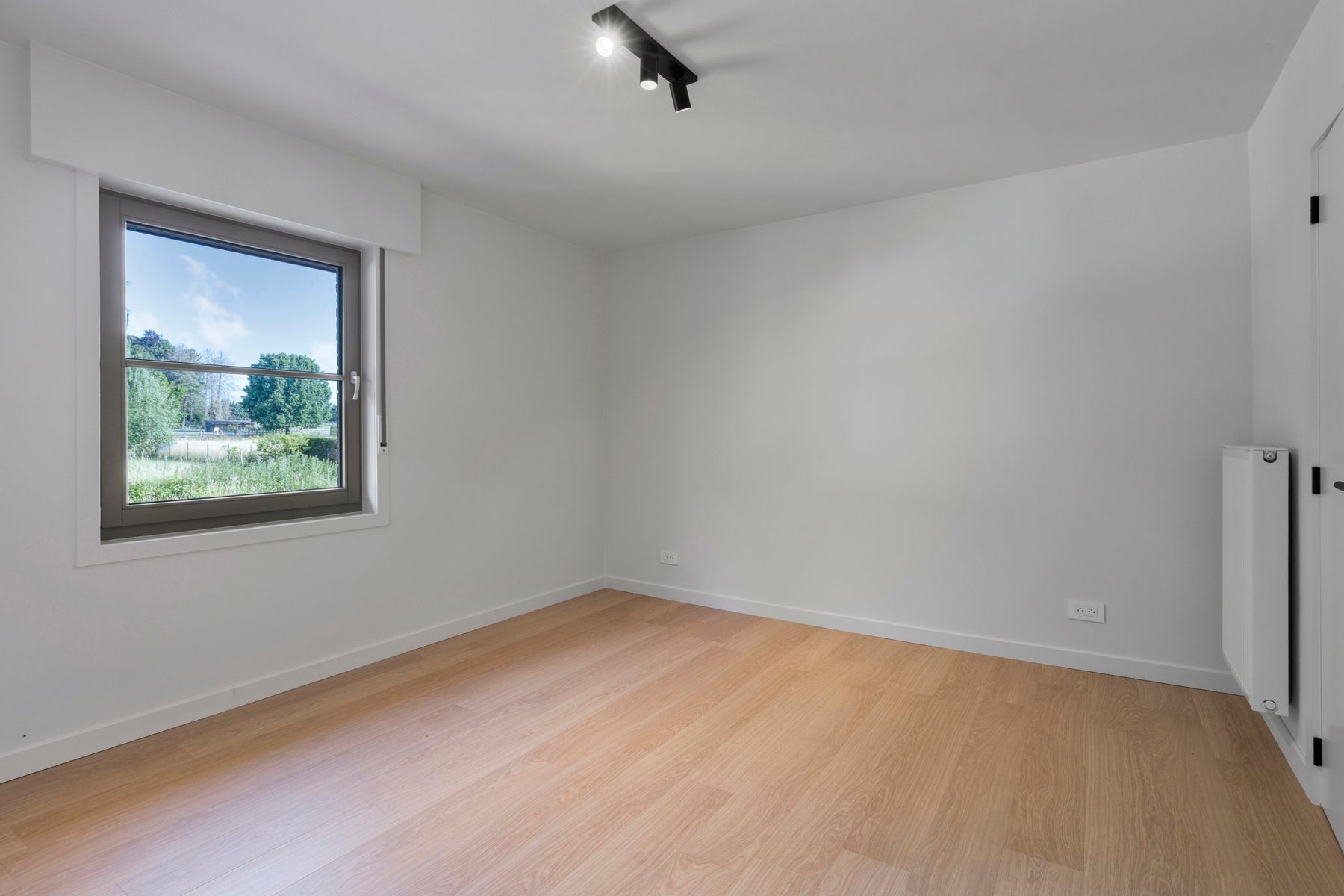 Gerenoveerde woning met 3 slaapkamers foto 12