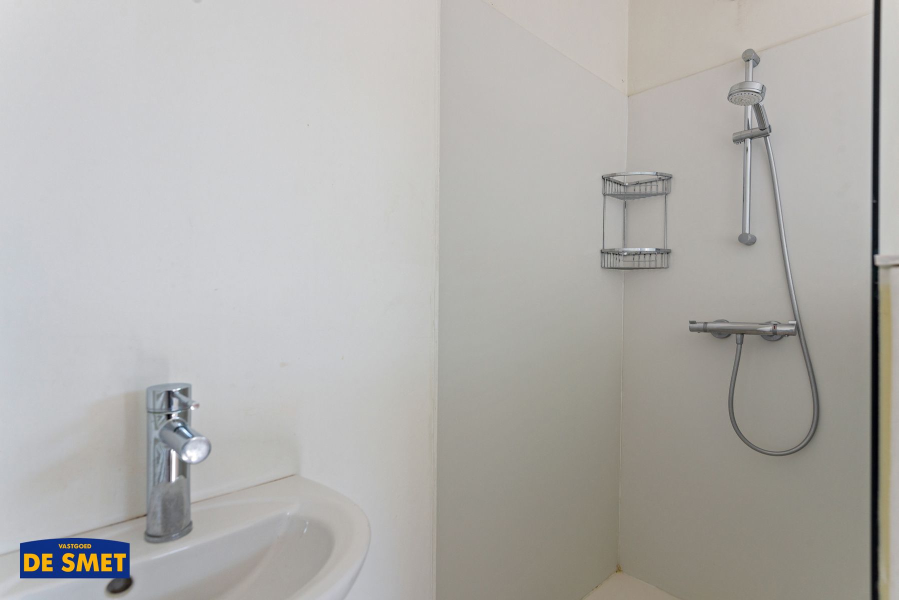 Volledig vernieuwd appartement met achteraan gelegen garage foto 13