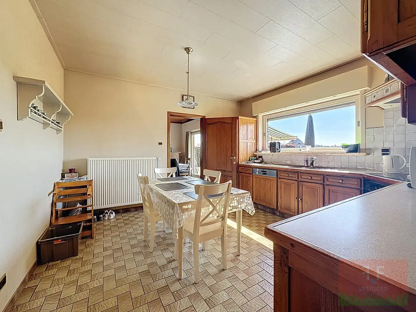 Vrijstaande eengezinswoning met 4 slaapkamers en 2 badkamers foto 9