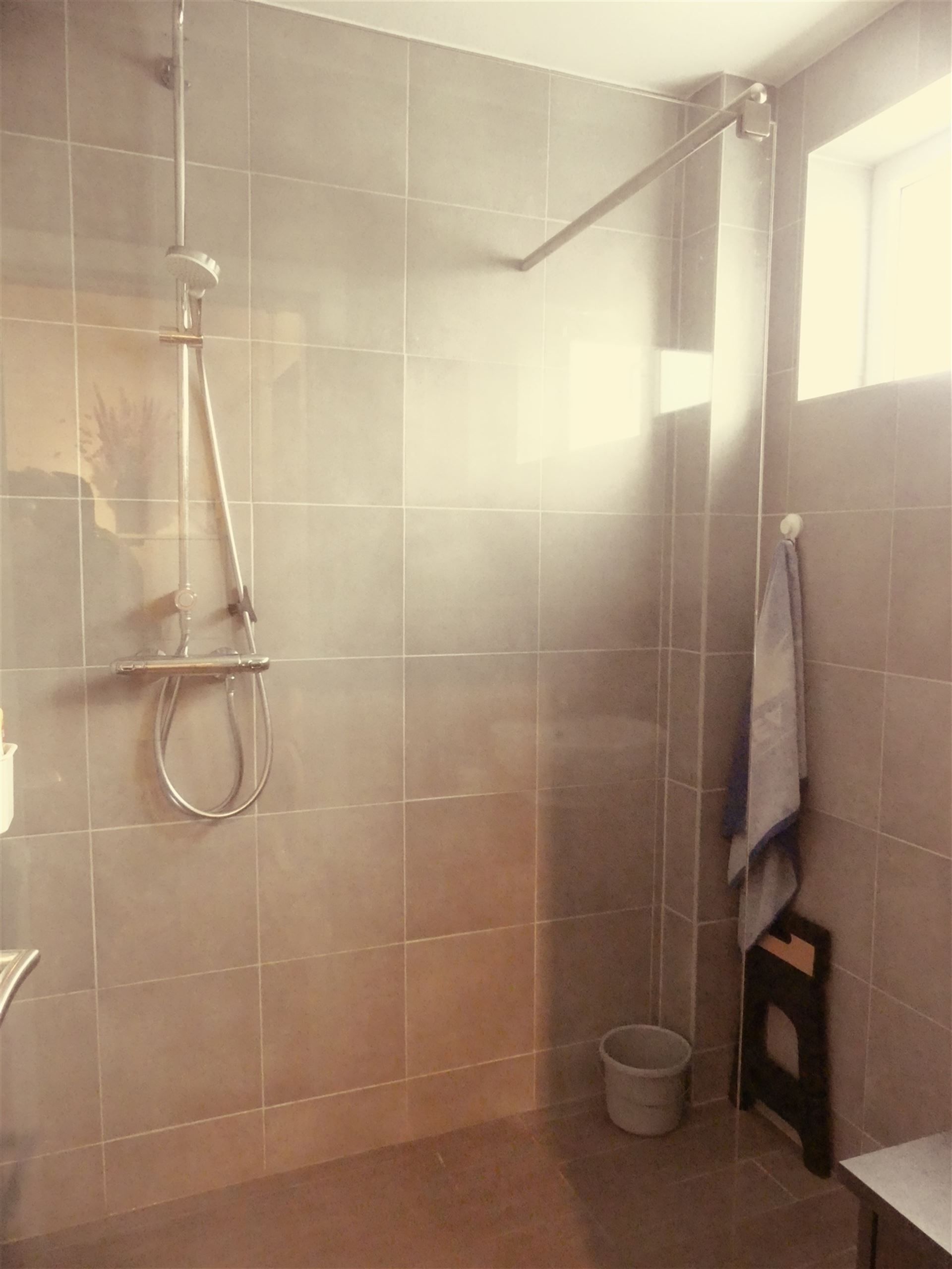 Ruim en instapklaar appartement nabij het centrum! foto 10