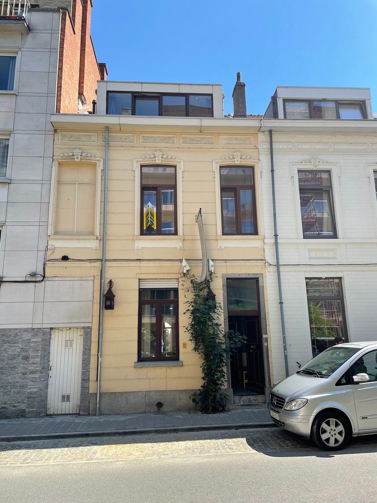Instapklaar en ruim pand met stadskoer binnen de ring van Leuven foto 19