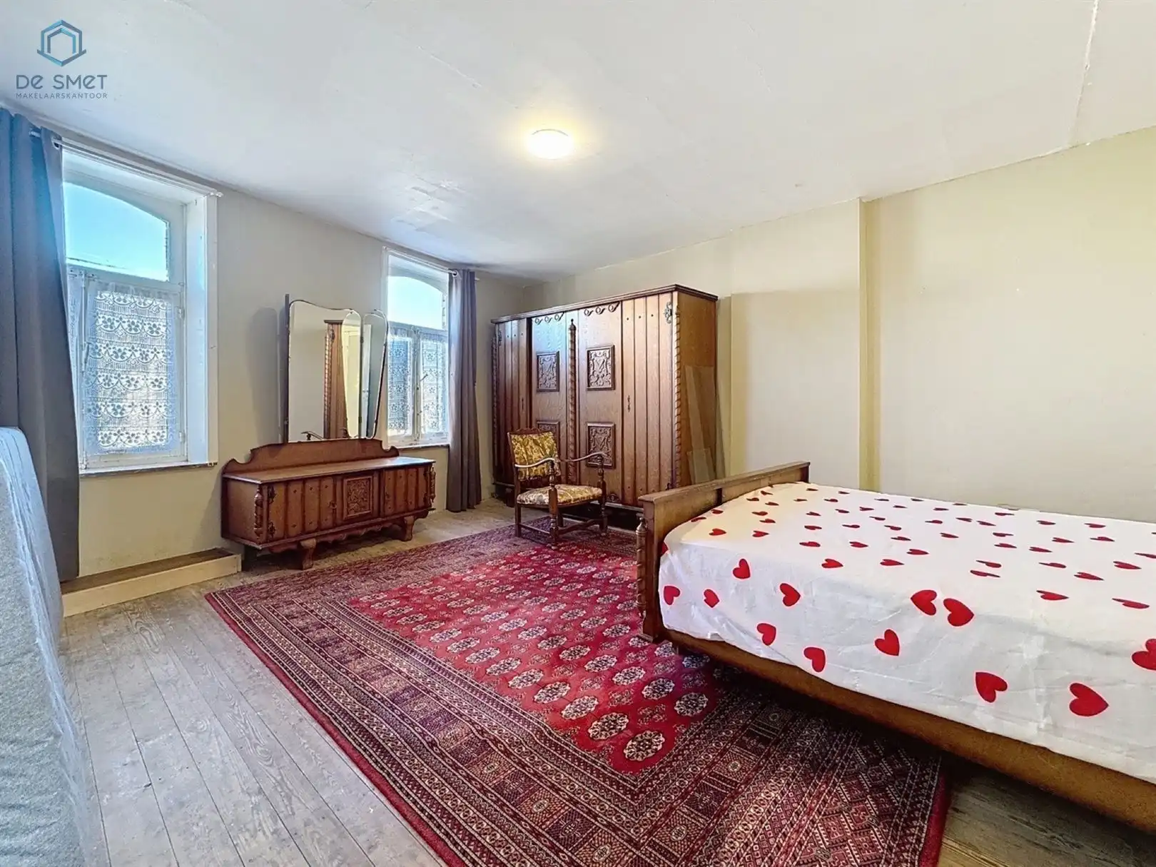 Ruime woning met veel potentieel! foto 13