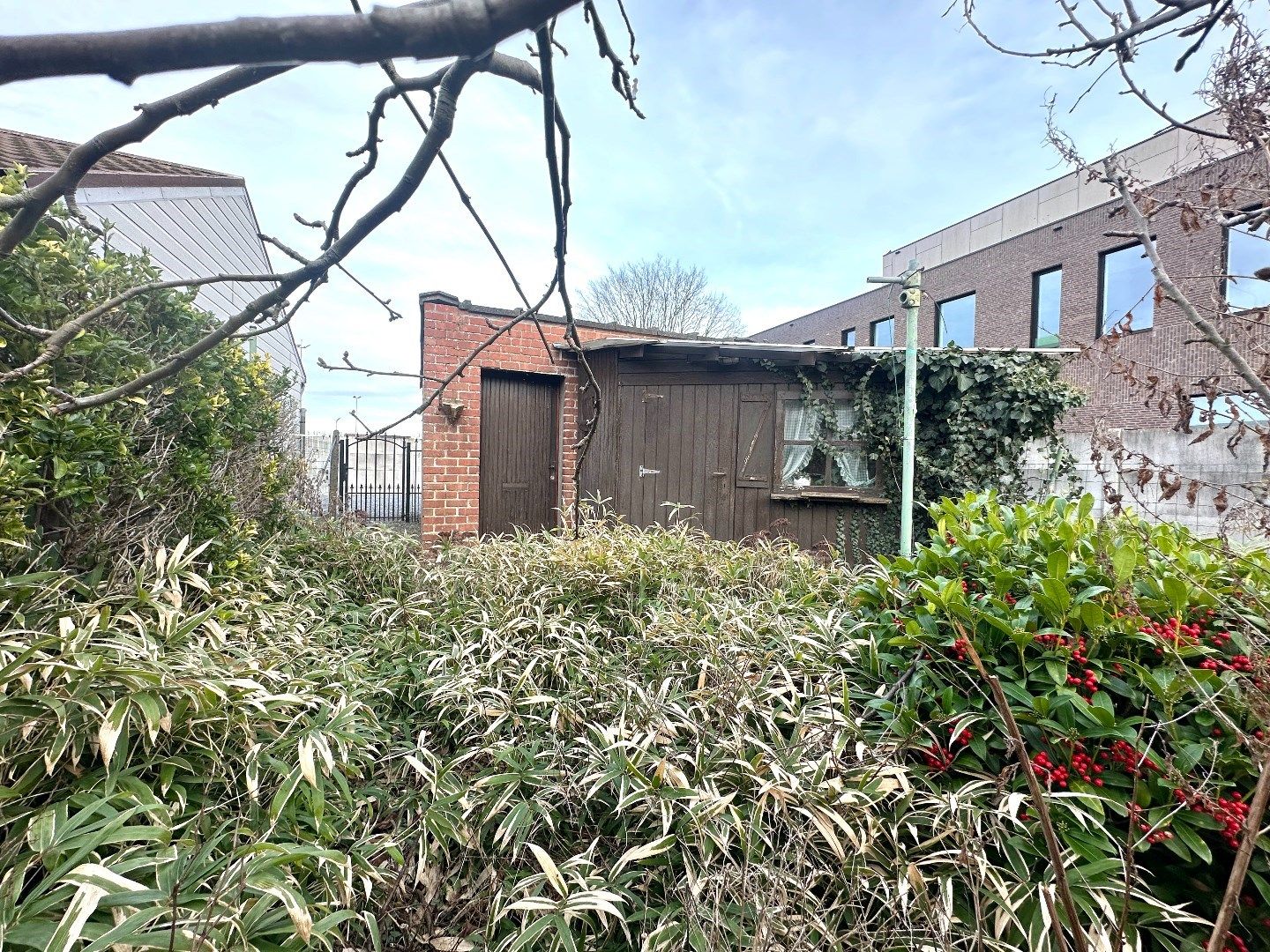 Rijwoning met garage en uitweg te koop in het centrum van Stasegem! foto 13