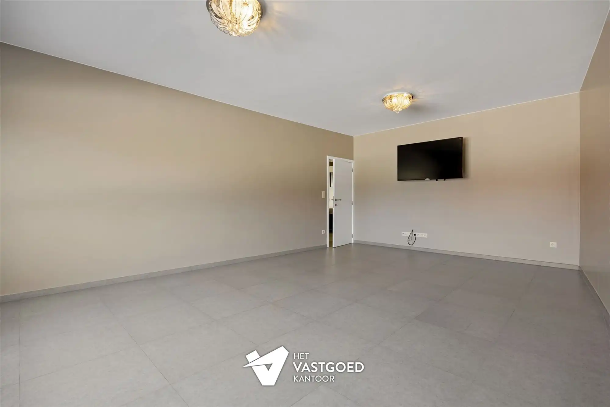 PERFECT ONDERHOUDEN GELIJKVLOERS APPARTEMENT (146M²) MET 3 SLAAPKAMERS EN TERRAS TE HASSELT foto 7