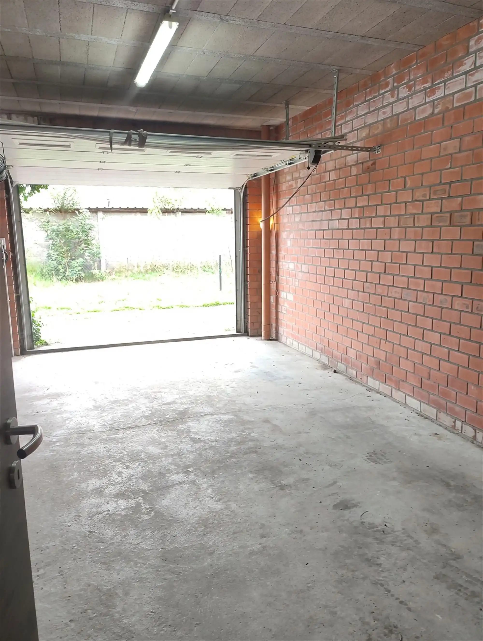 Ruime gezinswoning met garage en uitstekende bereikbaarheid foto 30