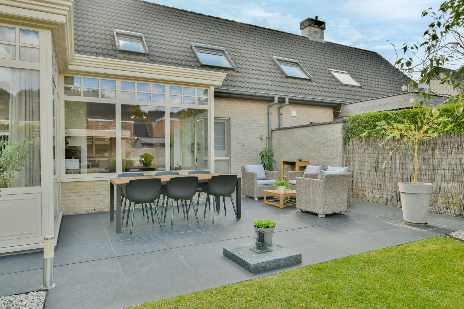 Prachtig onderhouden woning in een residentiële buurt foto 16