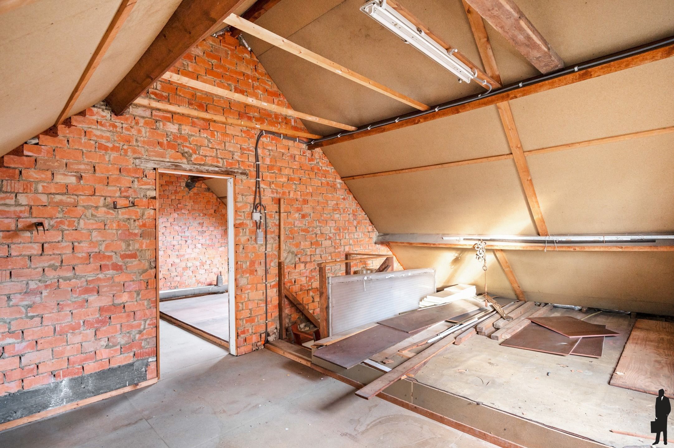 Te moderniseren HOB met veel mogelijkheden nabij centrum foto 9