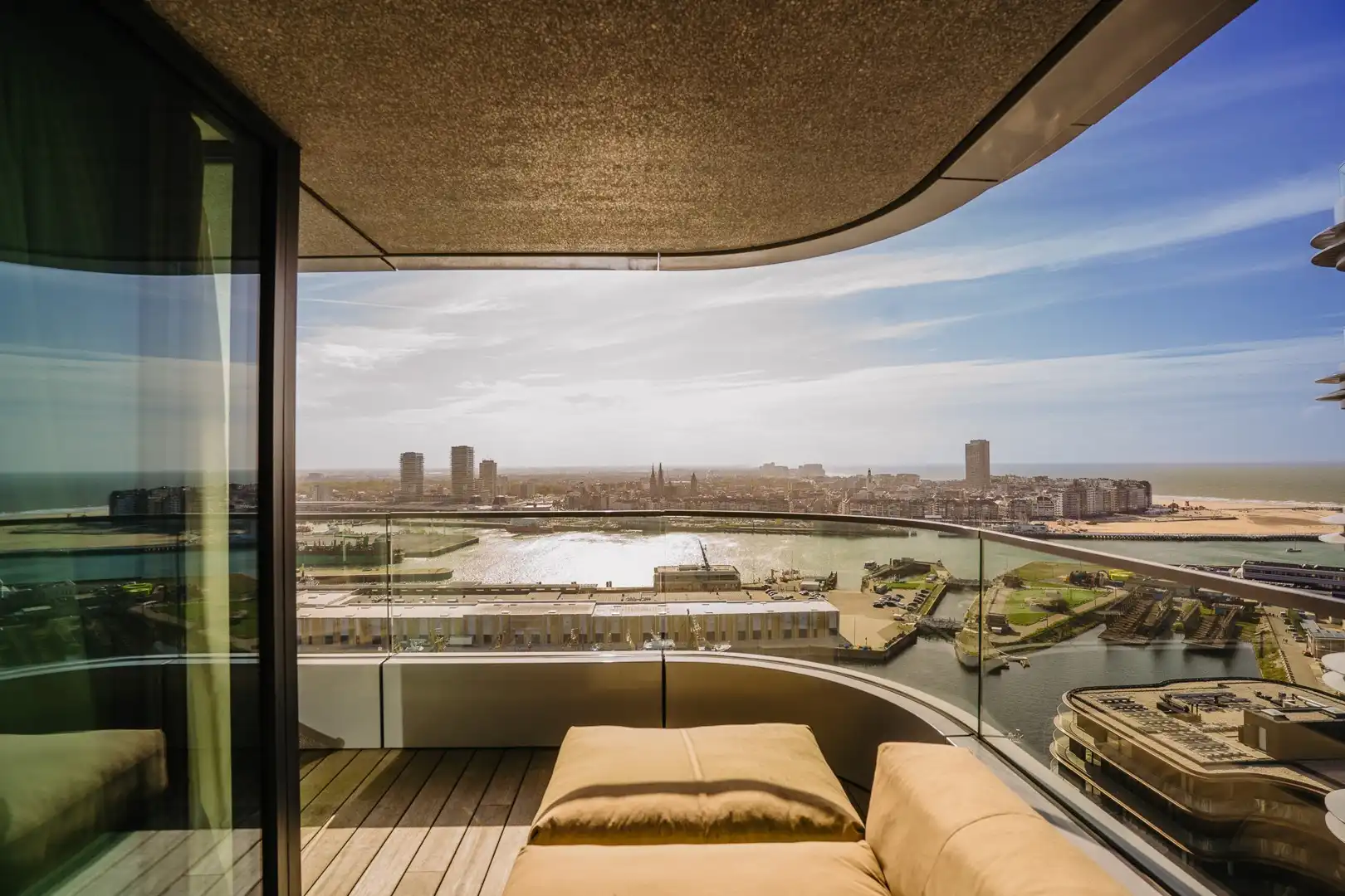 Exclusief appartement te koop in Oostende – Oosteroever met panoramisch zeezicht foto 2