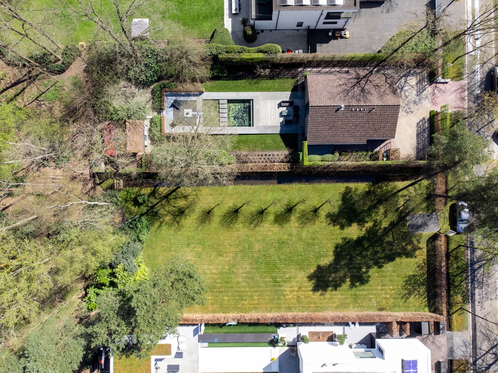 Luxueuze gelijkvloerse villa met zwemvijver op ca. 898 m². foto 29