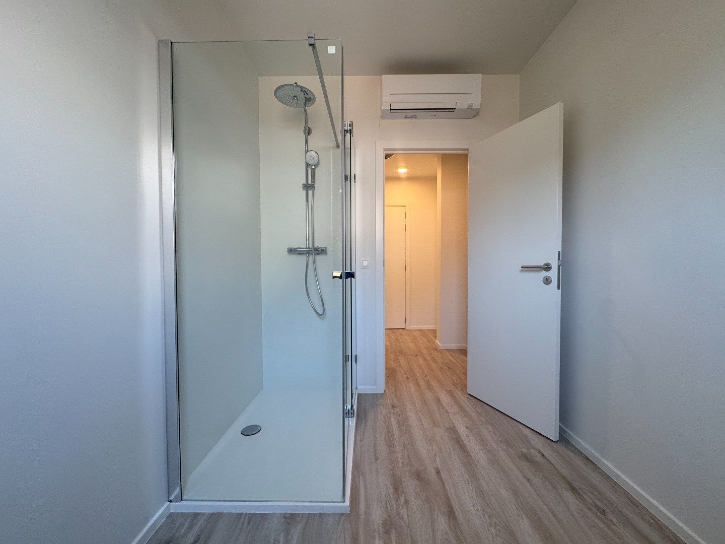 Volledig vernieuwd gelijkvloers-appartement in hartje Opwijk - 2 slpk foto 15