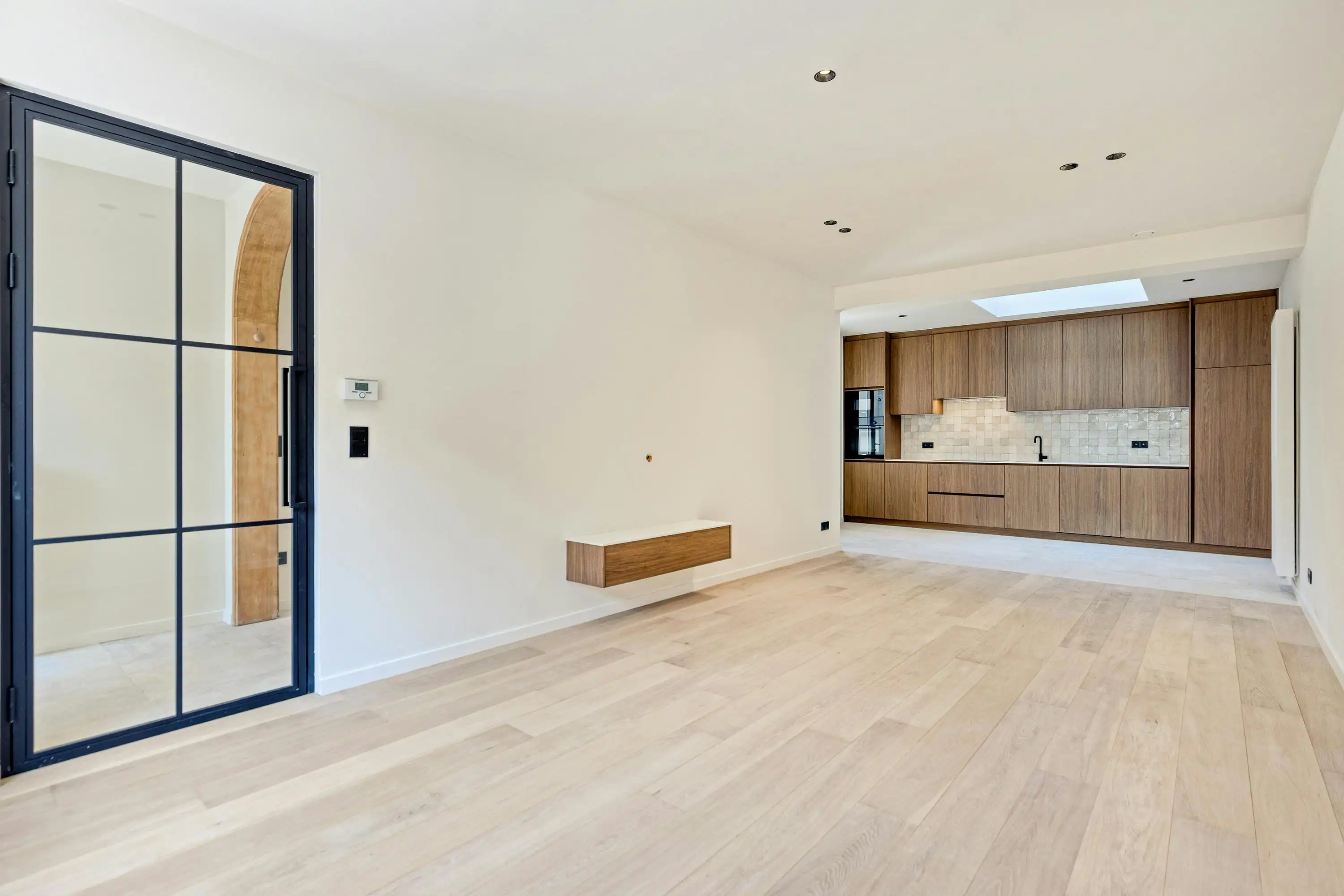 Gerenoveerde gezinswoning met vijf slaapkamers te Merelbeke foto 3